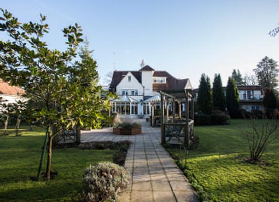 Oakcroft House Nursing Home, nursing home in Weybridge