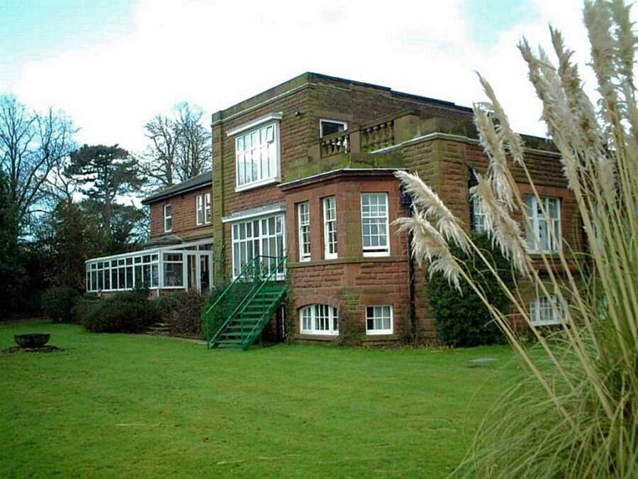 Weatherstones House Nursing Home, nursing home in Ellesmere Port