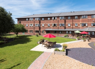 Thomas Henshaw Court Care Home, residential care home in Southport