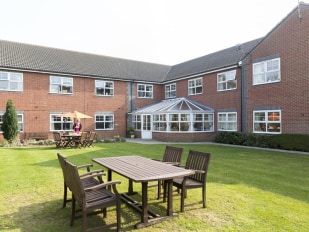 Claremont Parkway Care Home, nursing home in Kettering