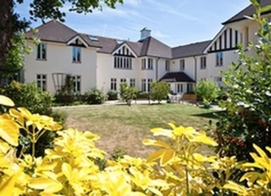 White Gates Nursing Home, nursing home in Staines