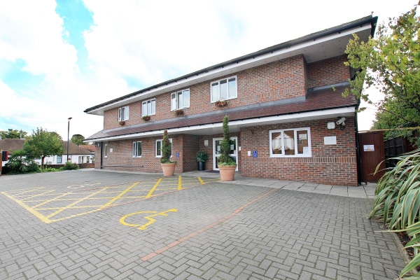 Charlton Grange Nursing Home, nursing home in Staines