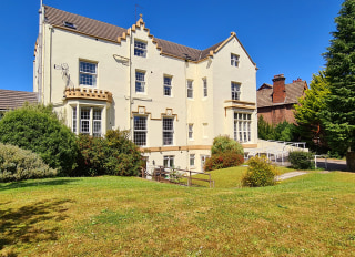Summerfields Residential Care Home, residential care home in Birkenhead