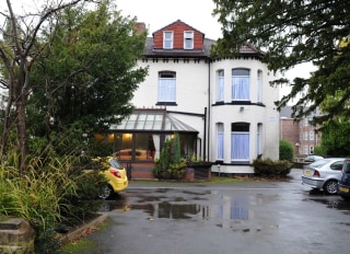 Grovewood Residential Care Home, residential care home in Birkenhead