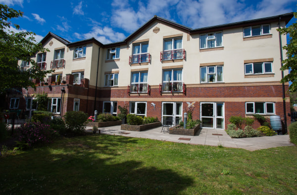 Knights Grove Nursing Home, nursing home in North Baddesley