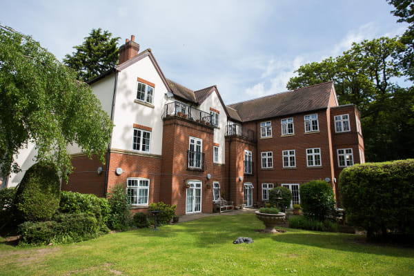 Erskine Hall Care Home, nursing home in Hillingdon