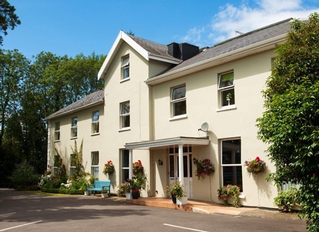 Chargrove Lawn Care Home, residential care home in Cheltenham