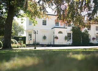 Stone House Nursing Home, nursing home in Aylesbury