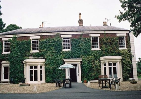 Oak Alyn Hall Care Home, residential care home in Gresford