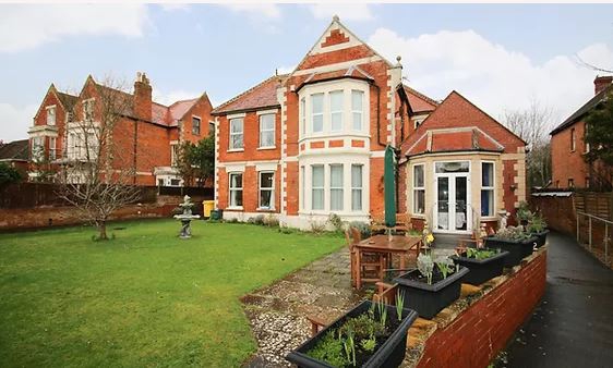 Kingsleigh Care Home, residential care home in Woking