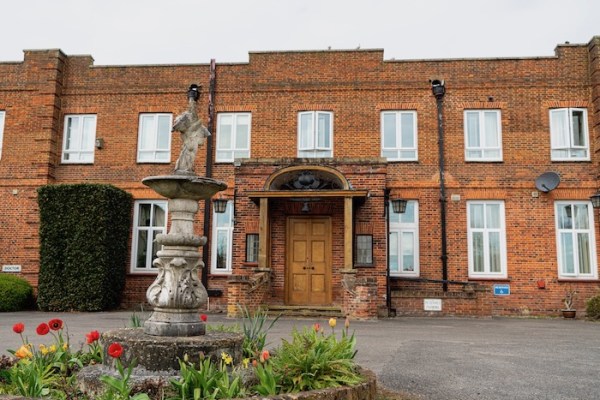 Abbey Chase Nursing Home, nursing home in Sunbury-on-Thames