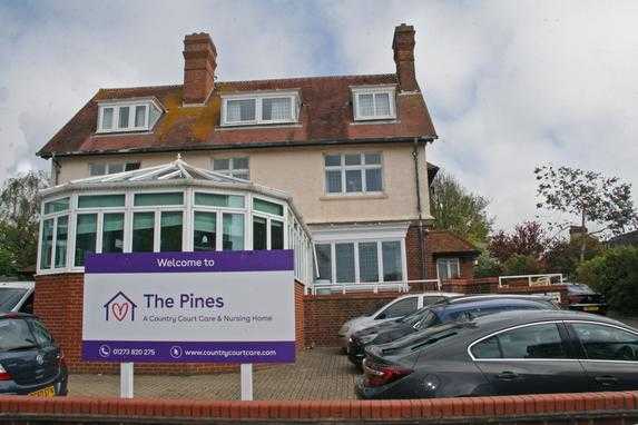 The Pines Nursing Home, nursing home in London