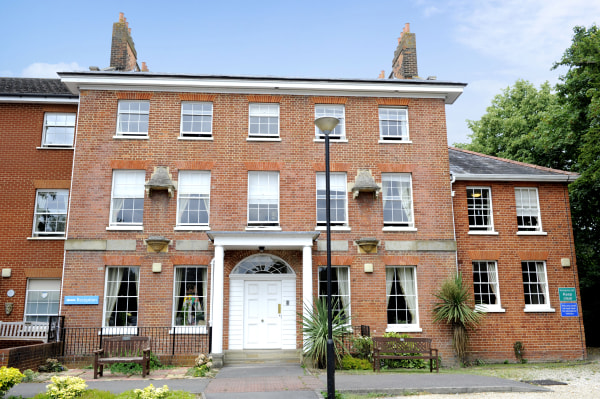 Beacher Hall Nursing Centre, nursing home in Reading