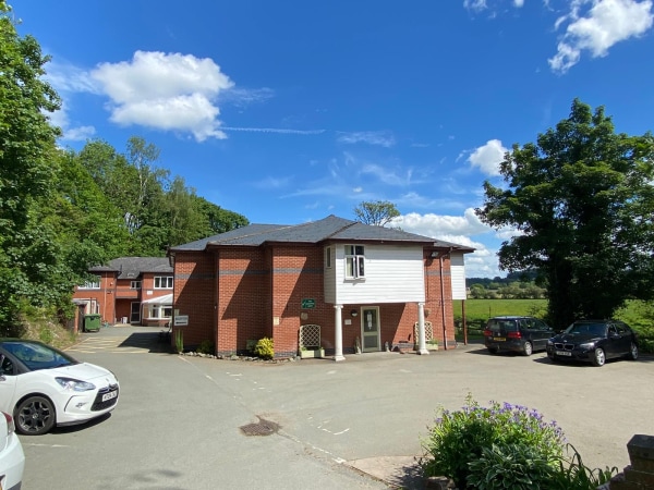 Vyrnwy Nursing Home, nursing home in Llansantffraid