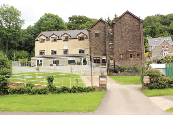 Ynysddu Nursing Home, nursing home in Abercarn