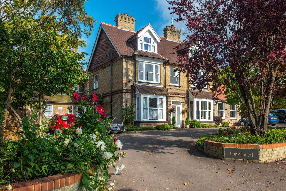 Lyndhurst Rest Home, residential care home in Whitchurch-on-Thames