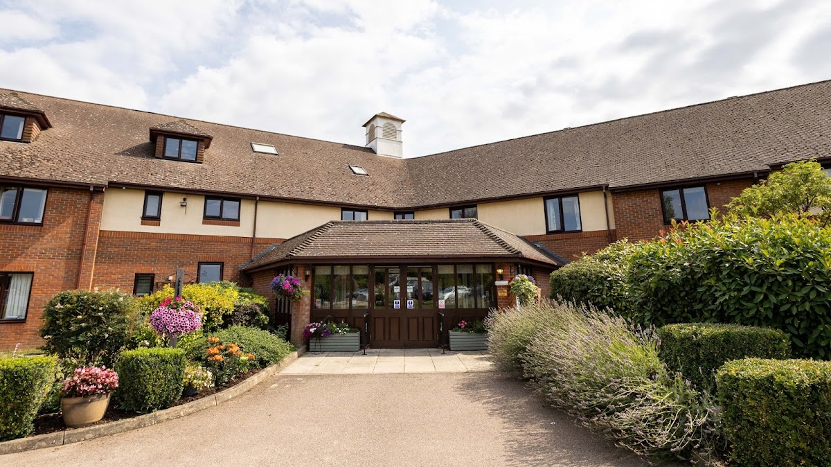 Barchester Chalfont Lodge Care Home, nursing home in Gerrards Cross