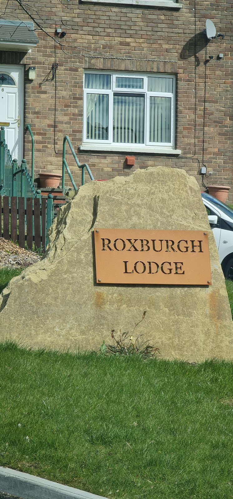 Roxburgh Lodge Care Service, residential care home in Queensbury