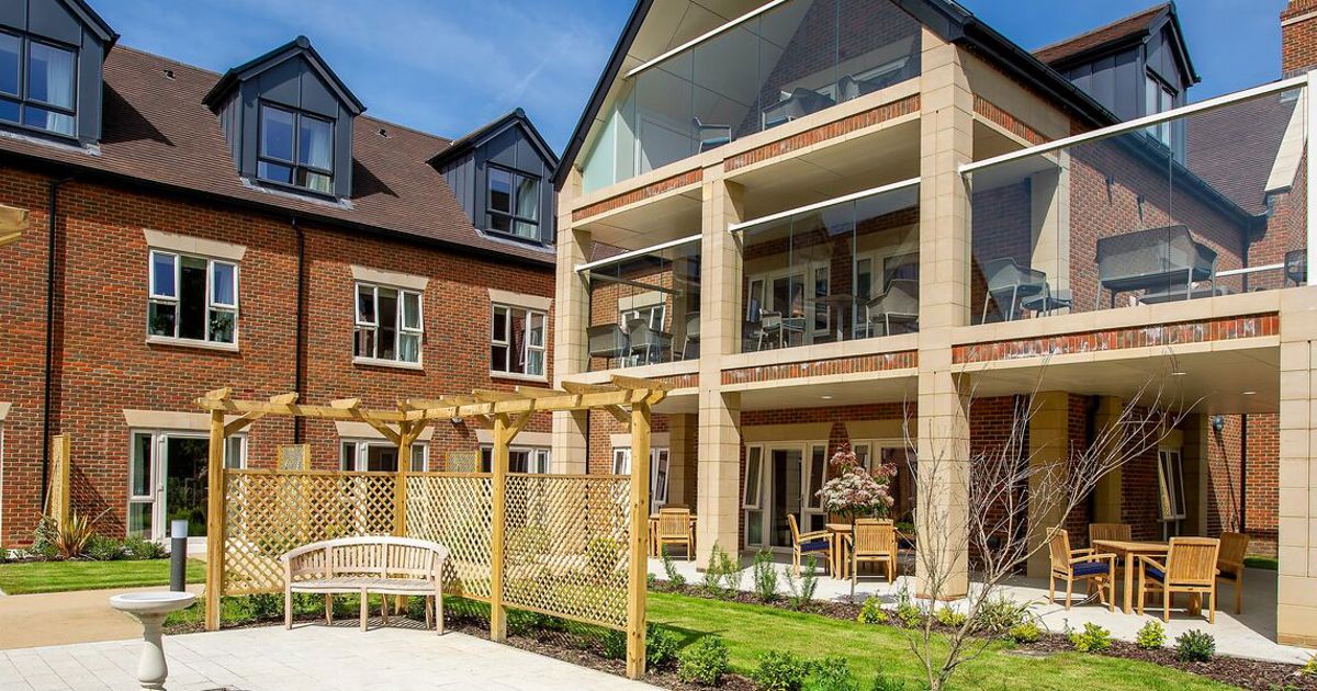 Charrington Manor Care Home, nursing home in West Byfleet